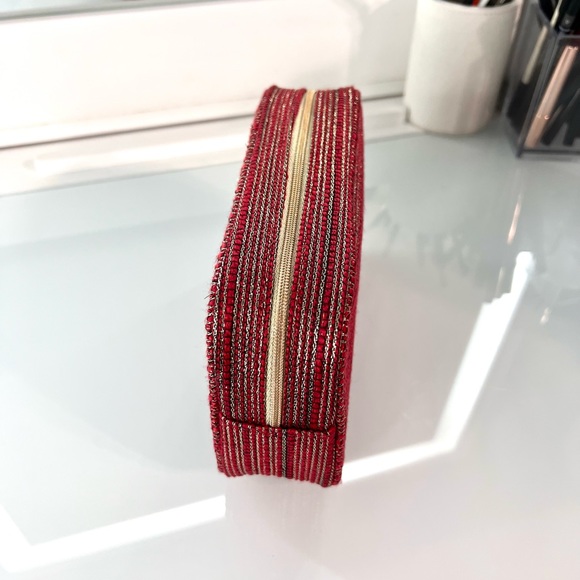 Chanel Holiday 2022 Makeup Bag - Picture 3 of 8